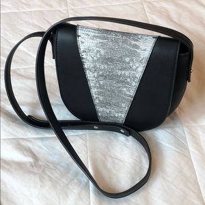 Revolution Lizzi saddle bag (faux snakeskin)